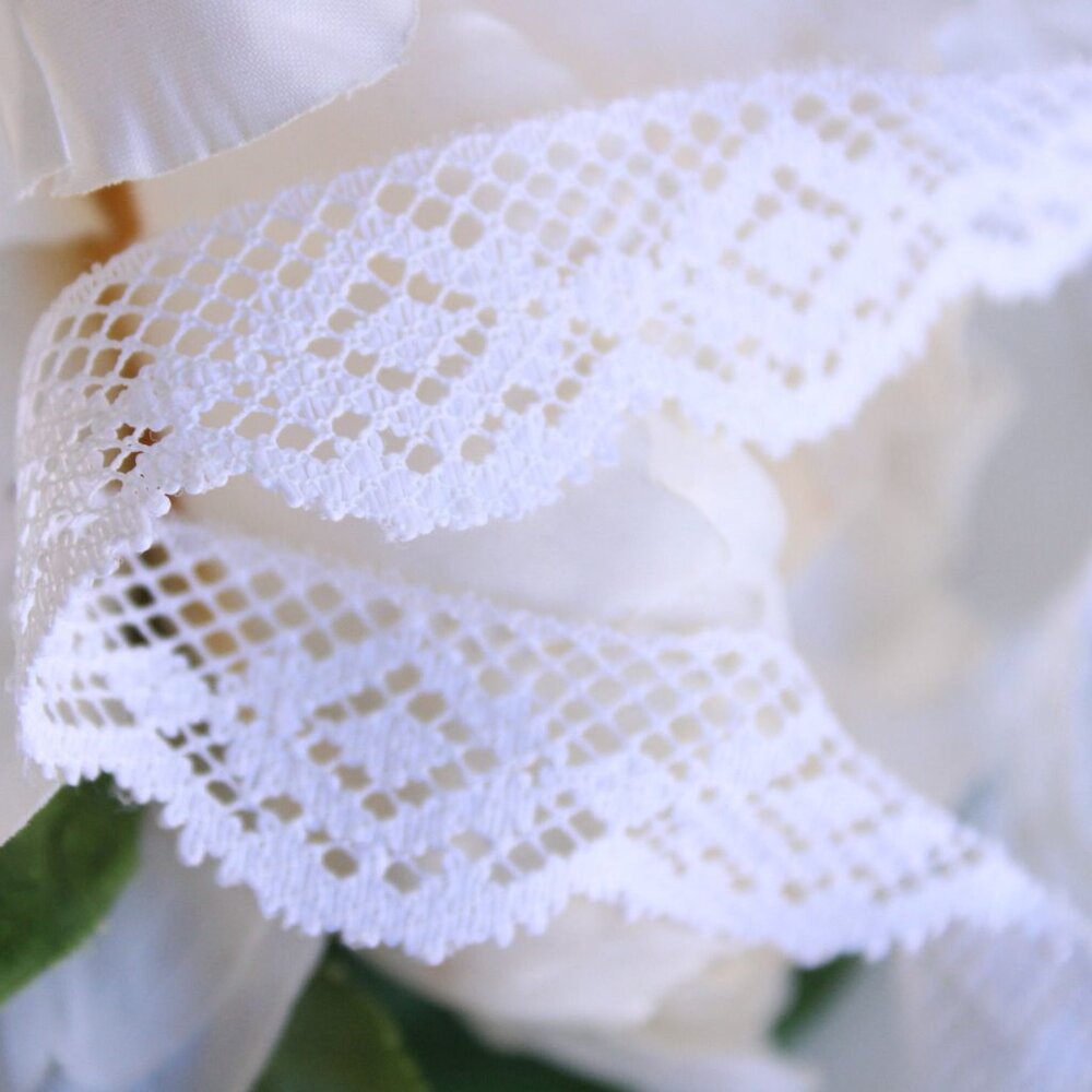 Vintage Lace Trim, White 7/8" Wide, 3 Yards